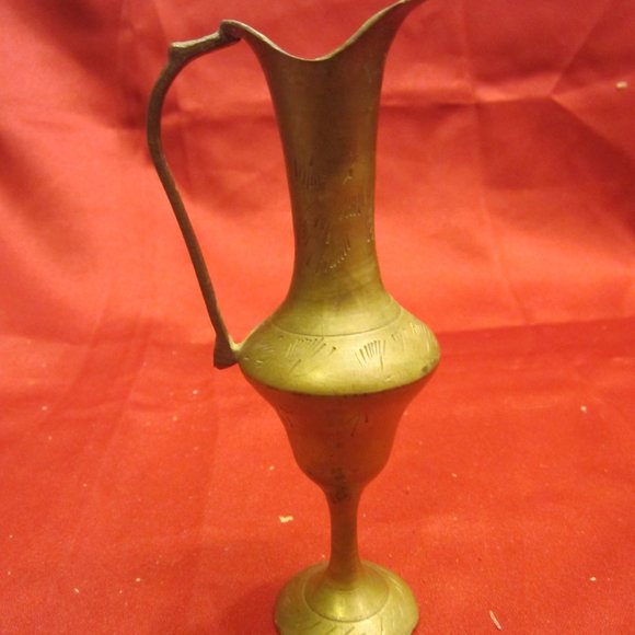 VTG 80'S SMALL BRASS DECORATIVE PITCHER, W/ETCHINGS - Picture 3 of 6